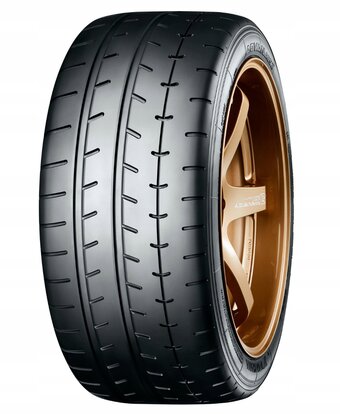 YOKOHAMA ADVAN A052 245/40 R17 95W YOKOHAMA ADVAN A052 245/40 R17 95W